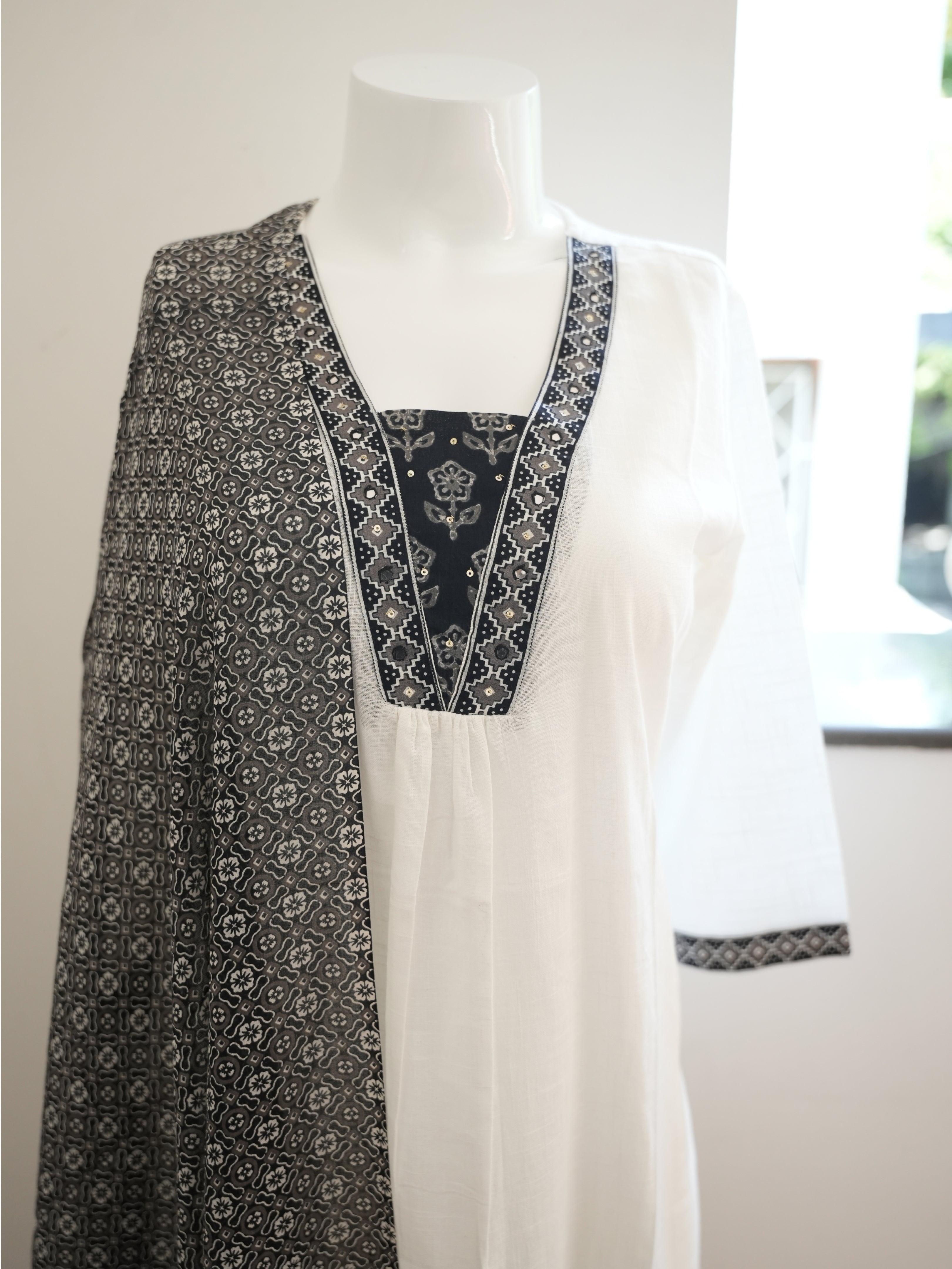 White 3 Piece Salwar Set With Black Flower Print Duppatta