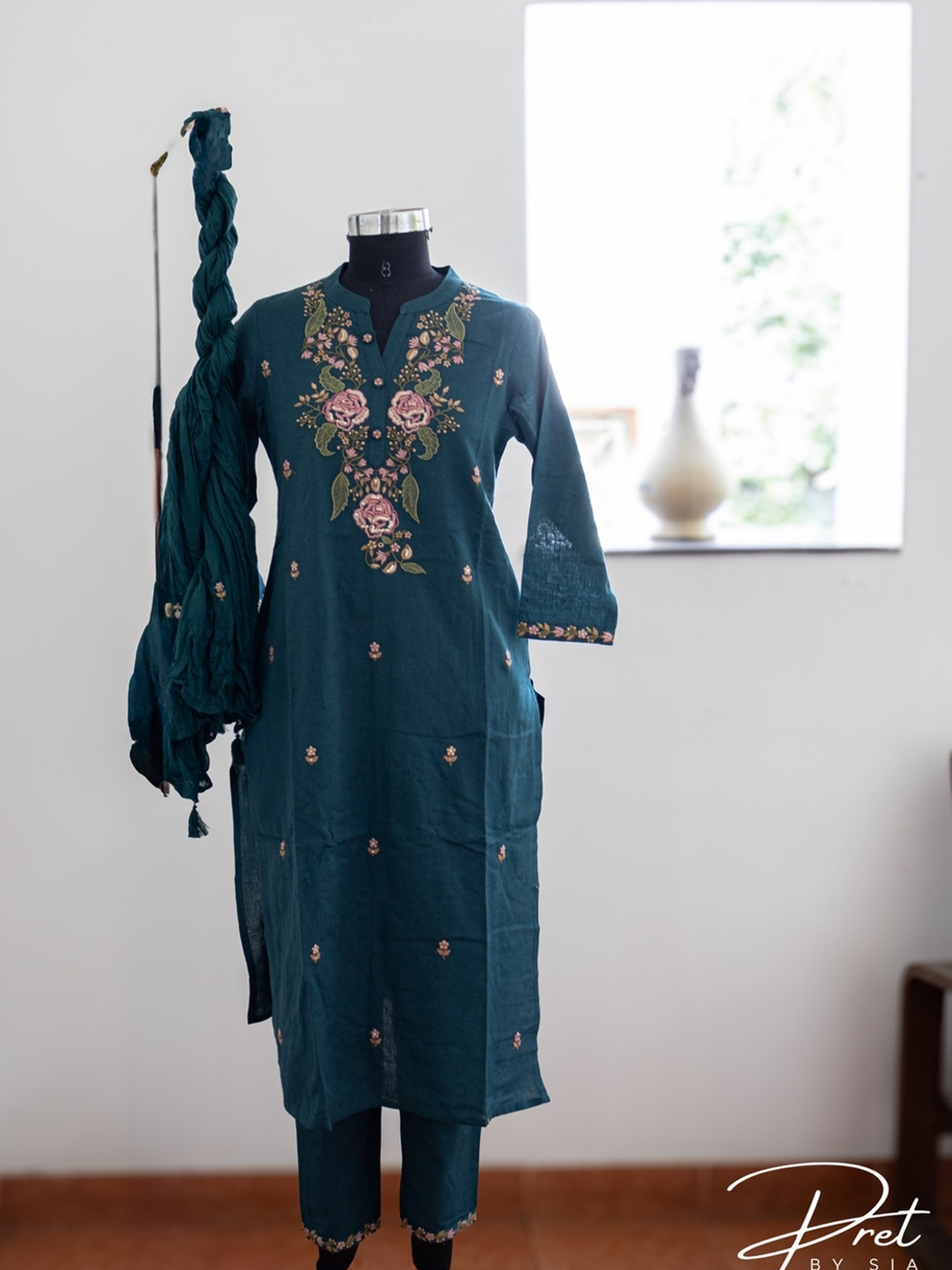 Kurta Set Embroidery With Dupatta
