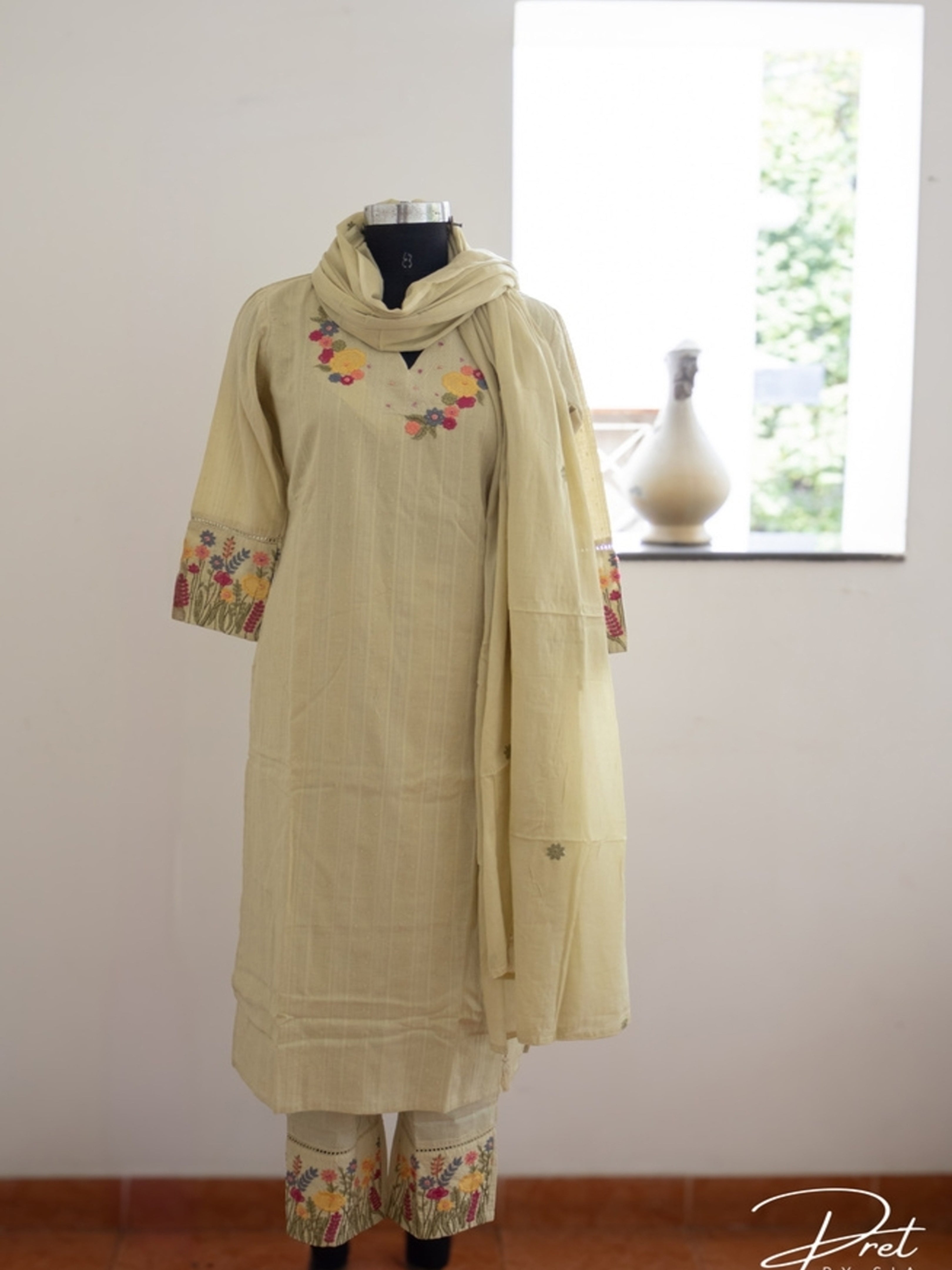 Kurta Set Self Design Embroidery