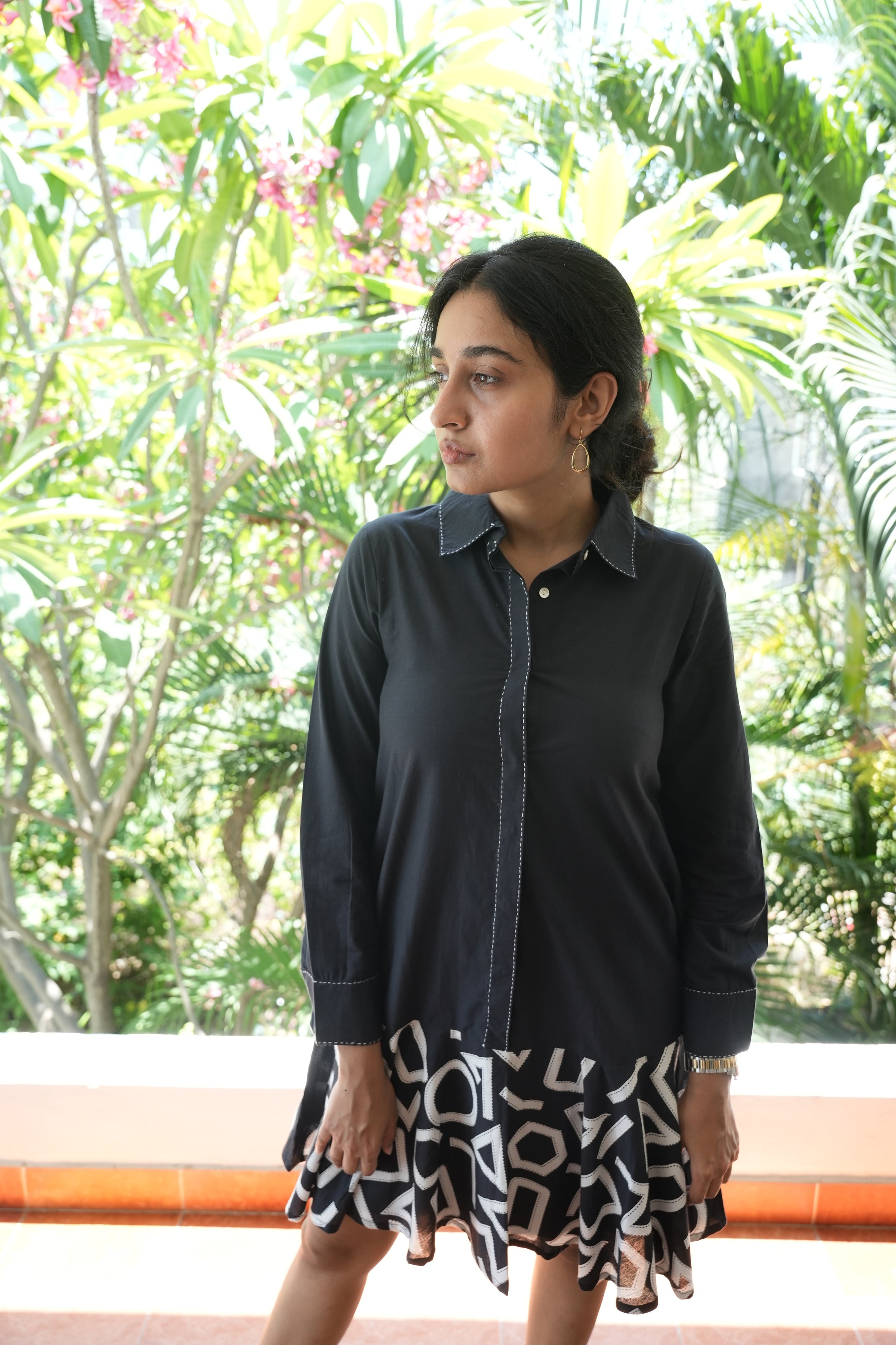 Collar Neck White Stitch