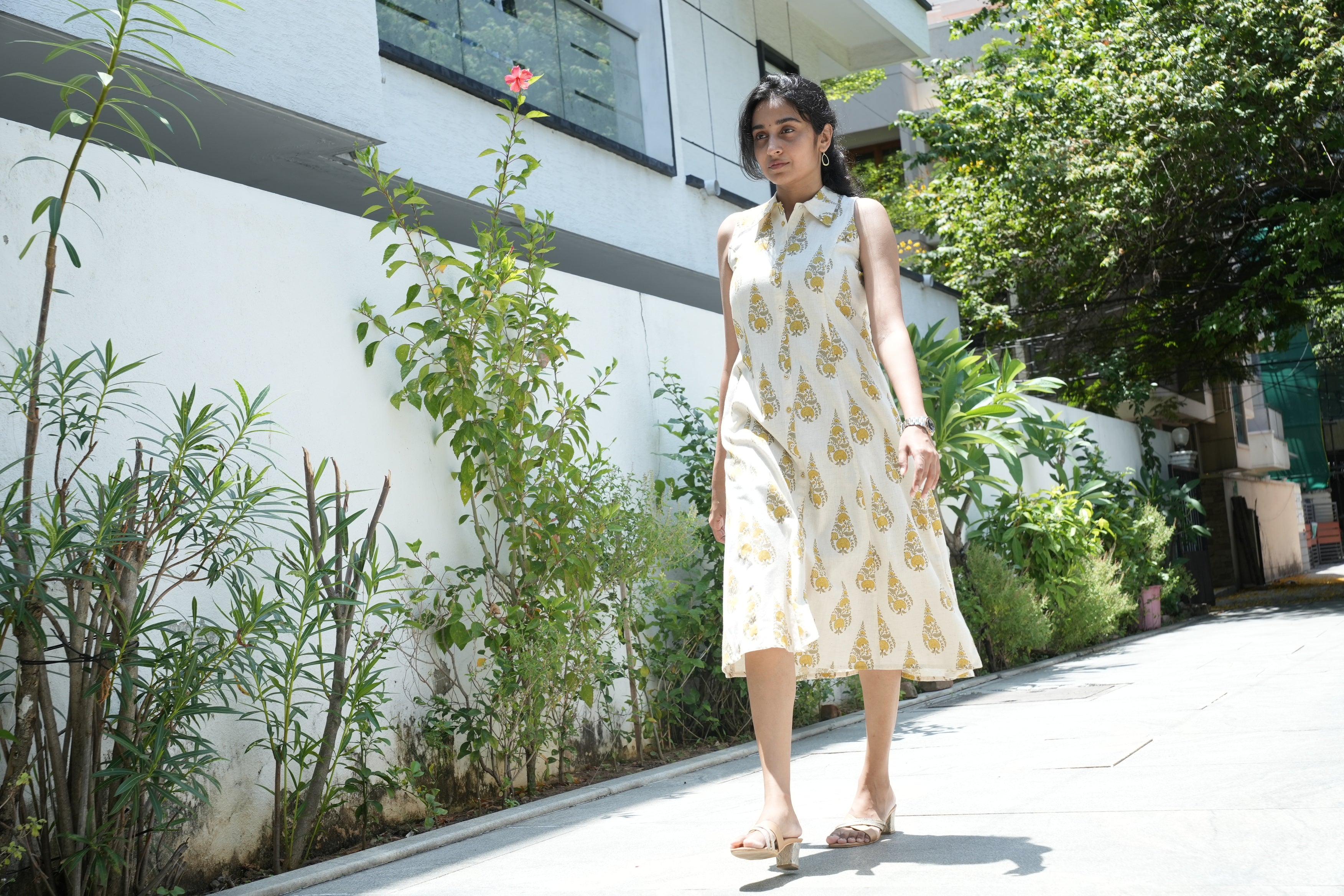 Sleeveless Block Print Dress With Belt